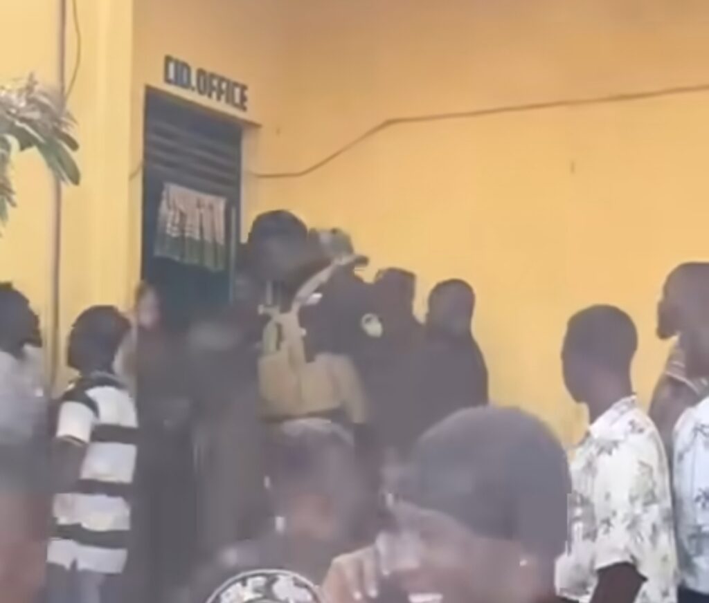 Screenshot_20251103-040832