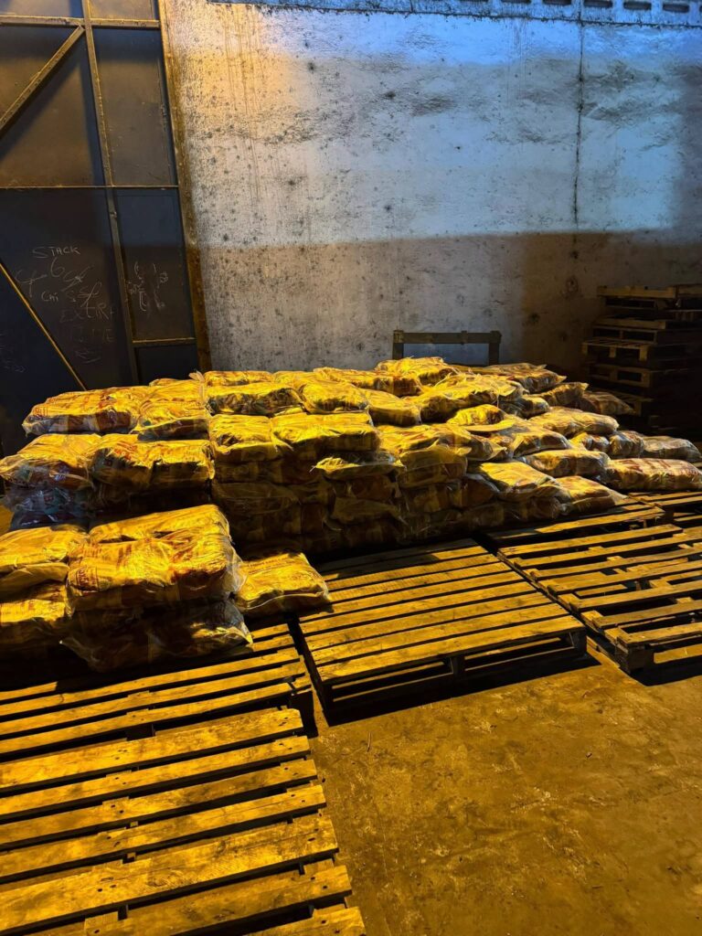 16640