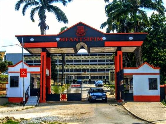 Mfantsipim-school-main-entrance-front-view-565x424