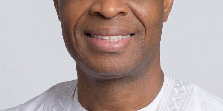 21573