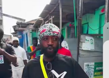 23371