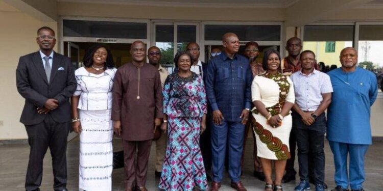 VEEP-TRANSPORT-Vice-President-Professor-Opoku-Agyemang-fourth-from-left-with-Mr-Nikpe-fourth-from-right-and-other-officials-after-the-meeting-768x511